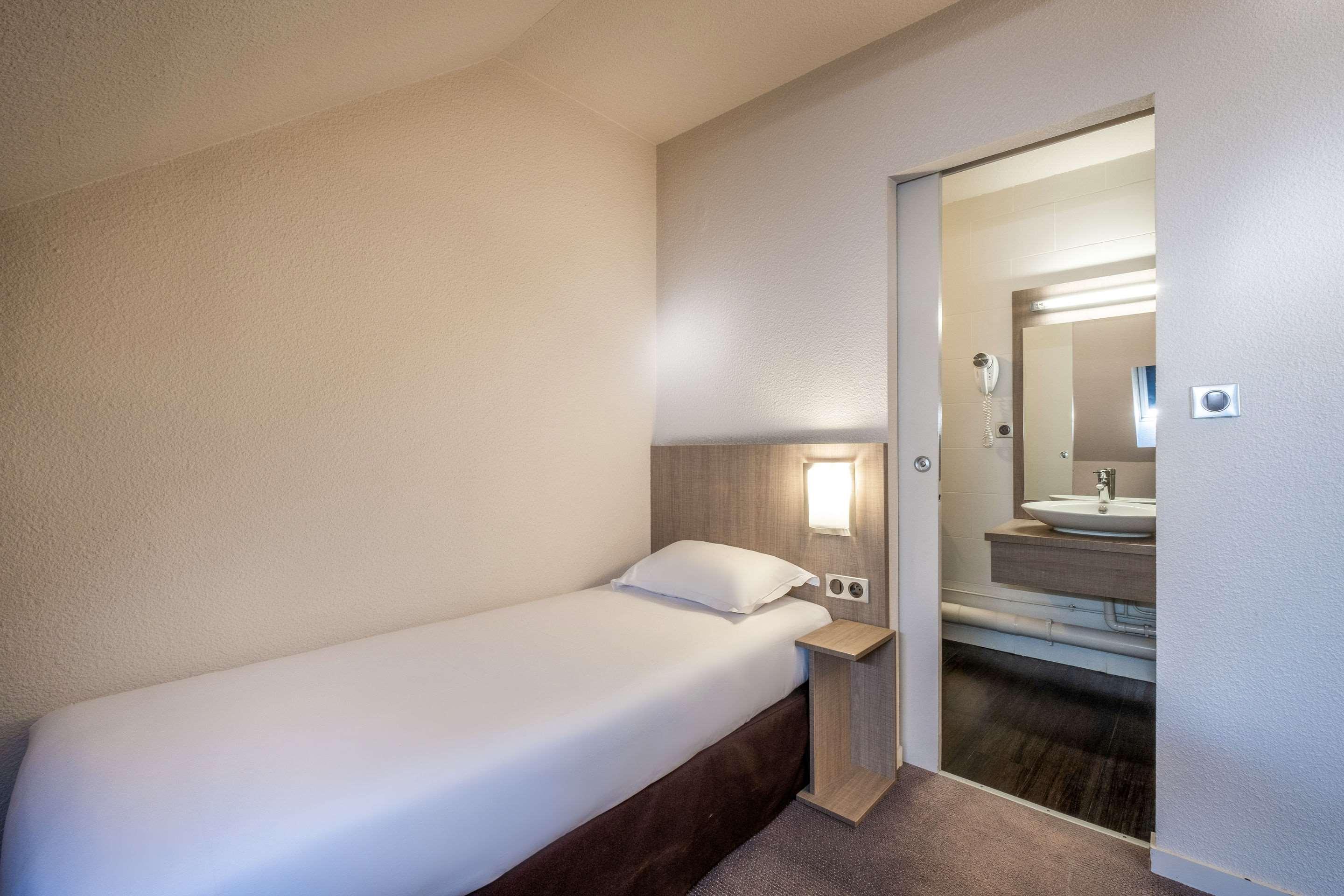 Comfort Hotel Linas - Montlhery Bagian luar foto