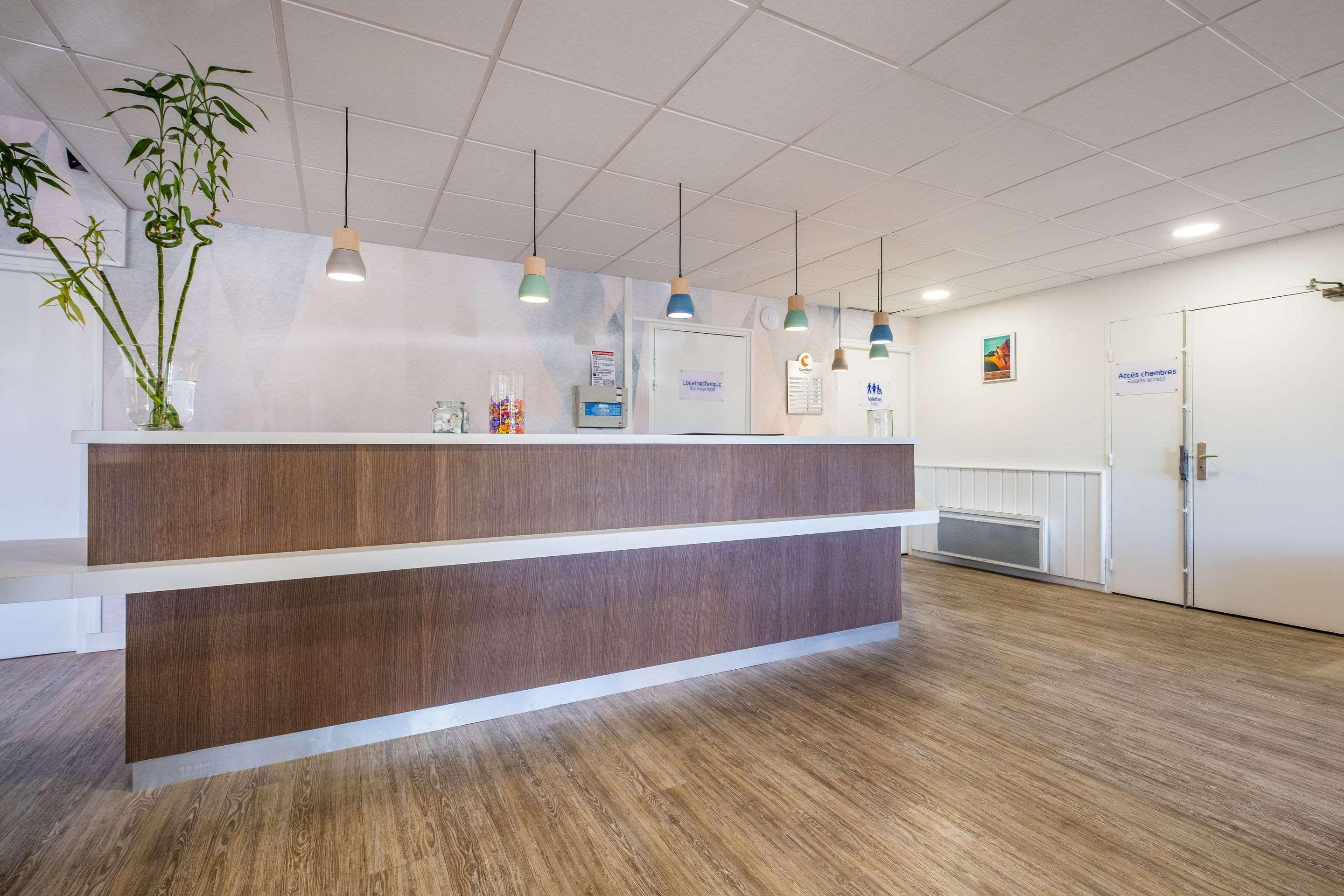 Comfort Hotel Linas - Montlhery Bagian luar foto
