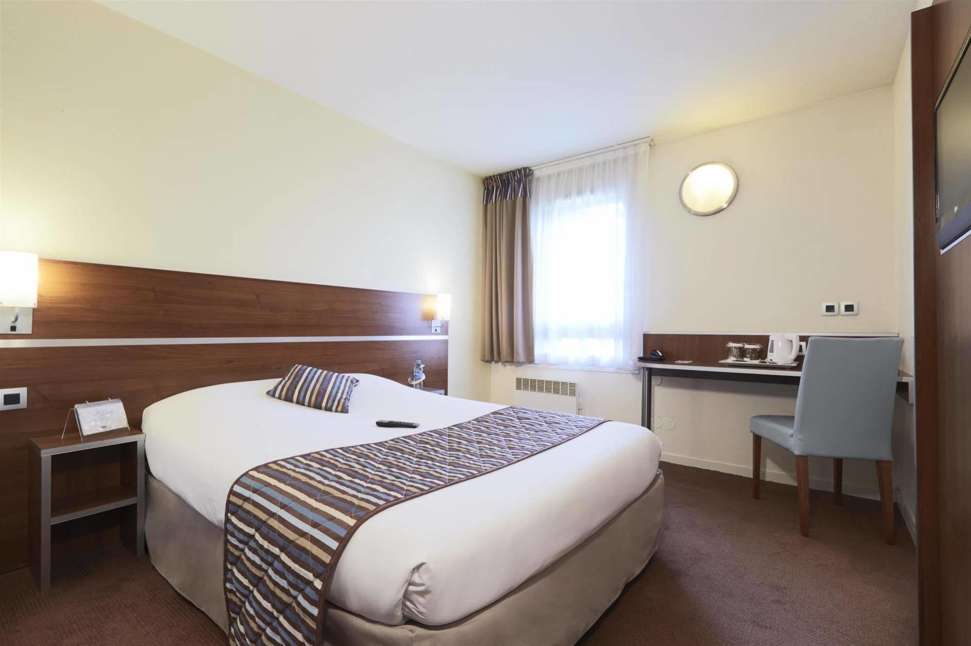 Comfort Hotel Linas - Montlhery Bagian luar foto