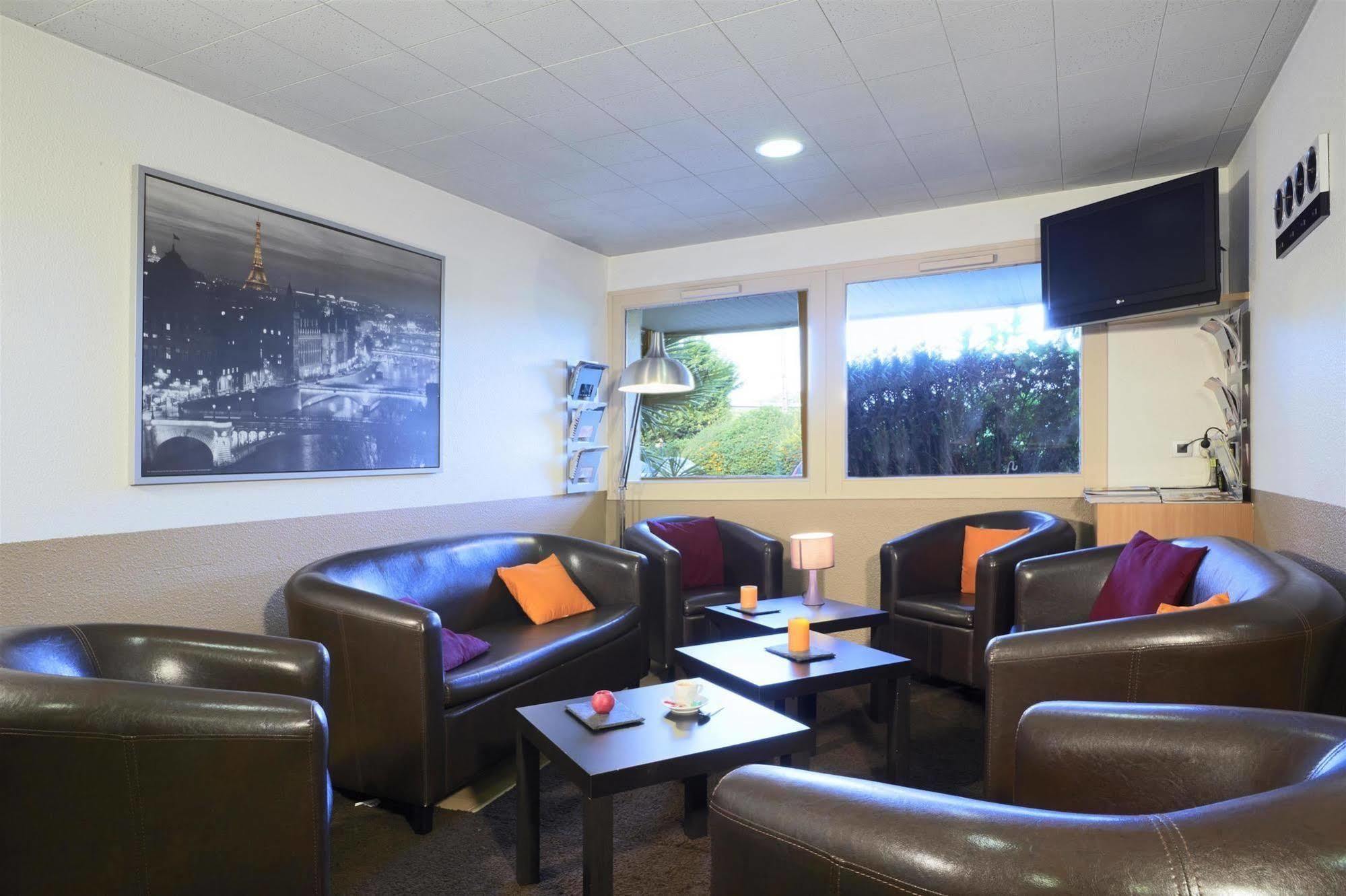 Comfort Hotel Linas - Montlhery Bagian luar foto